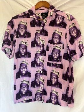 H&M Men’s Notorious BIG Biggie Purple Button-Up Shirt with Crown Portrait XS
